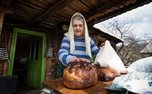 I Photographed Transylvanian Elders Who Preserve Centuries-Old Traditions And Habits (26 Pics)