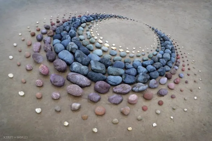 Artist Arranges Stones In Stunning Patterns On The Beach, Finds It Very Therapeutic (30 Pics)