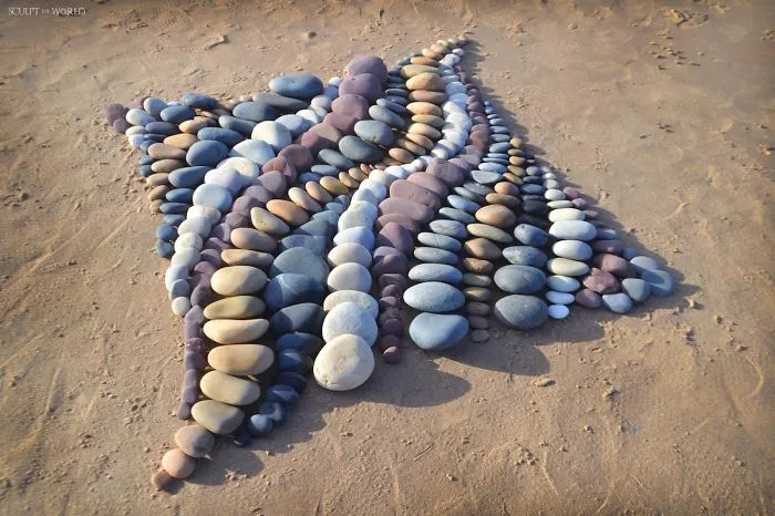 Artist Arranges Stones In Stunning Patterns On The Beach, Finds It Very Therapeutic (30 Pics)