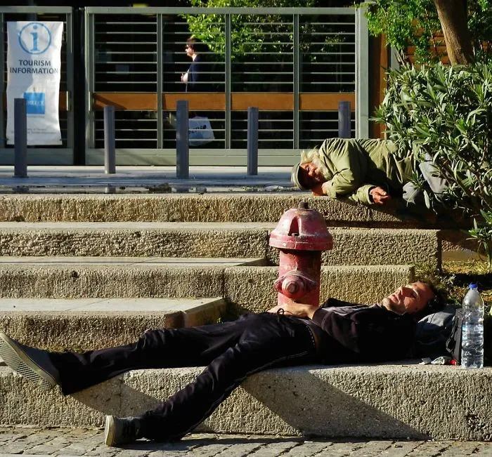 Street Photographer Captures Entertaining Shots, And Here Are 30 Of The Best Ones