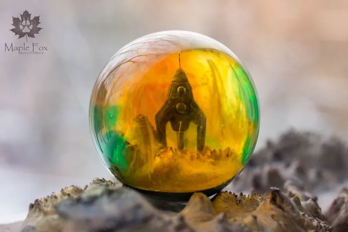 Russian Couple Places Tiny Fantasy-Inspired Worlds Into Their Jewelry And Decor Pieces (69 Pics)