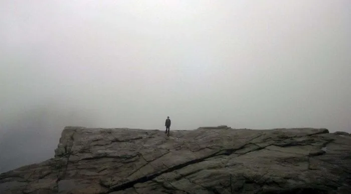 Tras varias horas andando, estas son las vistas desde la Roca Pulpit en Noruega
