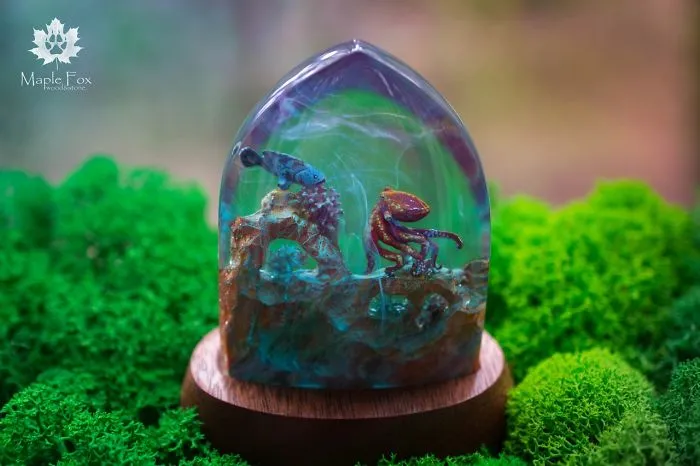 Russian Couple Places Tiny Fantasy-Inspired Worlds Into Their Jewelry And Decor Pieces (69 Pics)