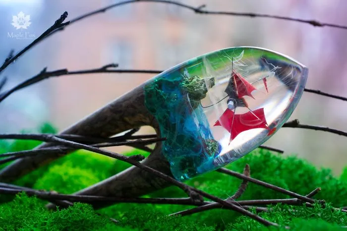 Russian Couple Places Tiny Fantasy-Inspired Worlds Into Their Jewelry And Decor Pieces (69 Pics)