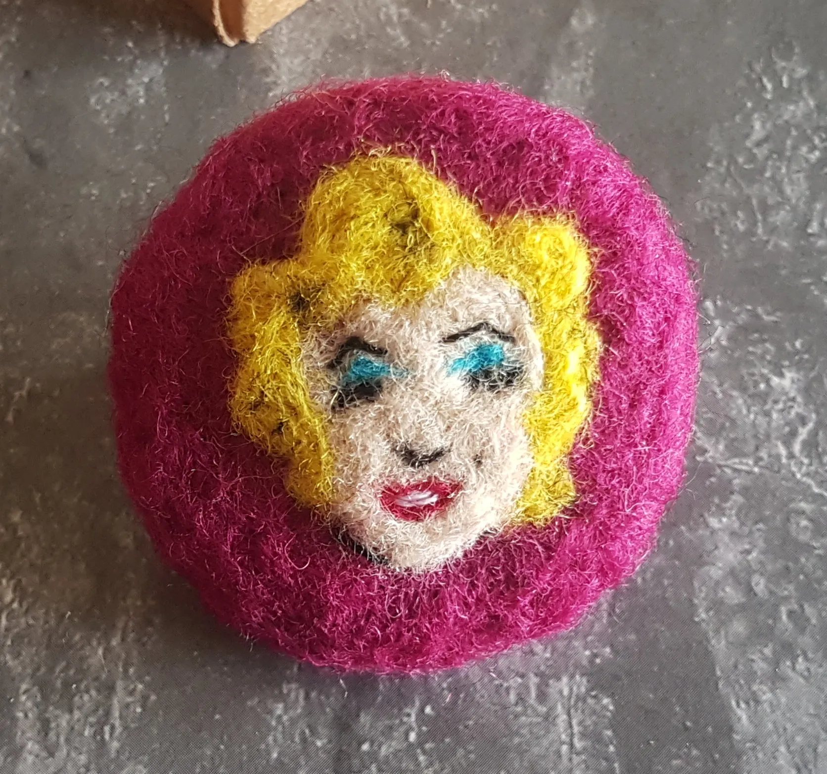 I Create Needle-Felted Art Brooches Like Paintings 🎨