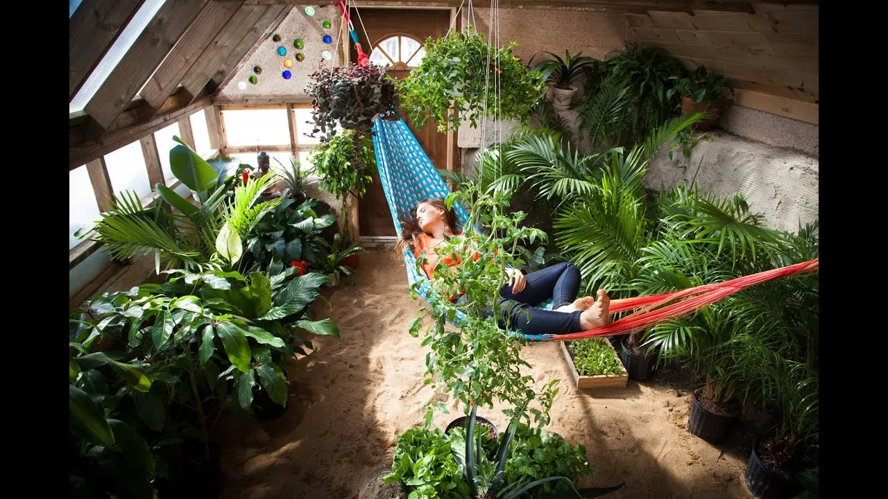 I Made This DIY To Help People To Learn How To Grow Food Without Any Heating System In Their Backyard.