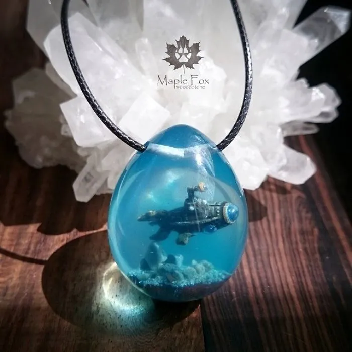Russian Couple Places Tiny Fantasy-Inspired Worlds Into Their Jewelry And Decor Pieces (69 Pics)
