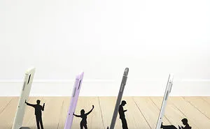 I Designed A Humorous Cell Phone Stand With Human Figures Holding Your Phone, But In Fact They’re Mostly Busy With Their Own Cell Phone!