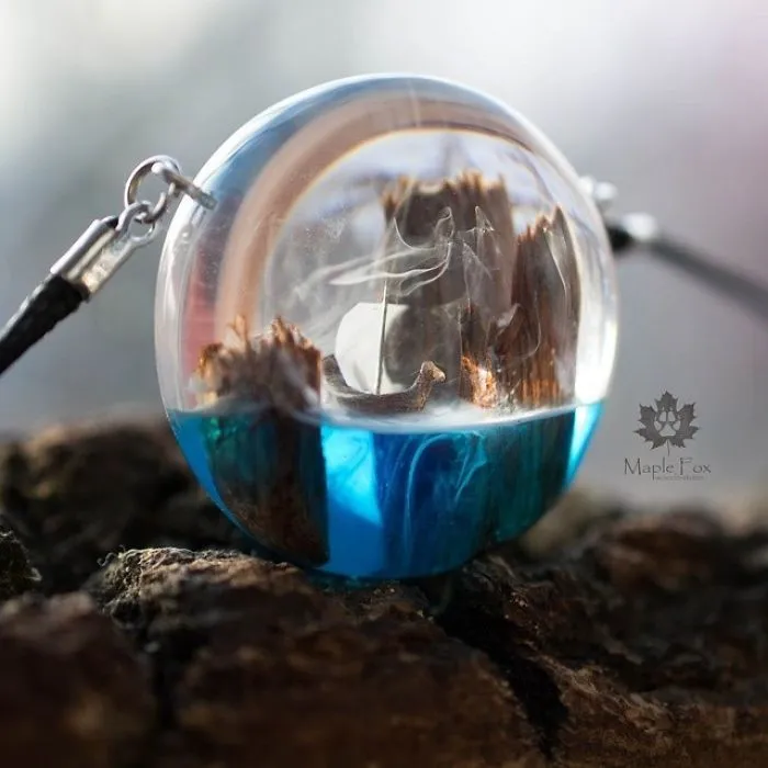 Russian Couple Places Tiny Fantasy-Inspired Worlds Into Their Jewelry And Decor Pieces (69 Pics)