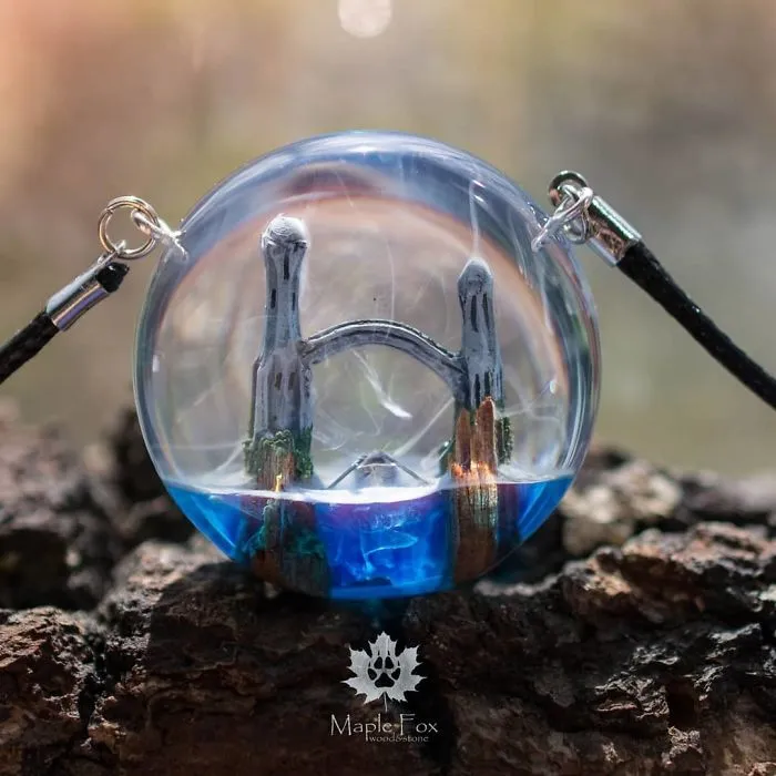 Russian Couple Places Tiny Fantasy-Inspired Worlds Into Their Jewelry And Decor Pieces (69 Pics)