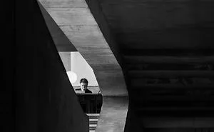 With My Black And White Photography I Try To Illustrate How Isolated We, As A Society, Have Become (20 Pics)