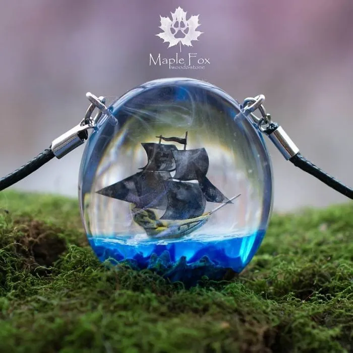 Russian Couple Places Tiny Fantasy-Inspired Worlds Into Their Jewelry And Decor Pieces (69 Pics)