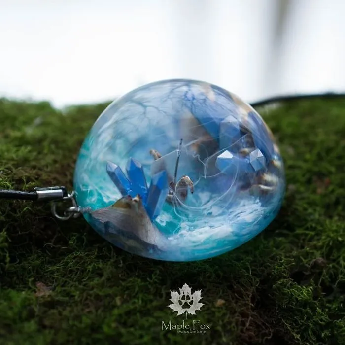 Russian Couple Places Tiny Fantasy-Inspired Worlds Into Their Jewelry And Decor Pieces (69 Pics)
