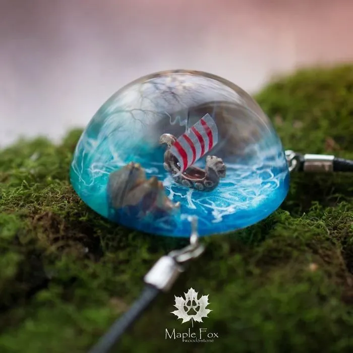 Russian Couple Places Tiny Fantasy-Inspired Worlds Into Their Jewelry And Decor Pieces (69 Pics)