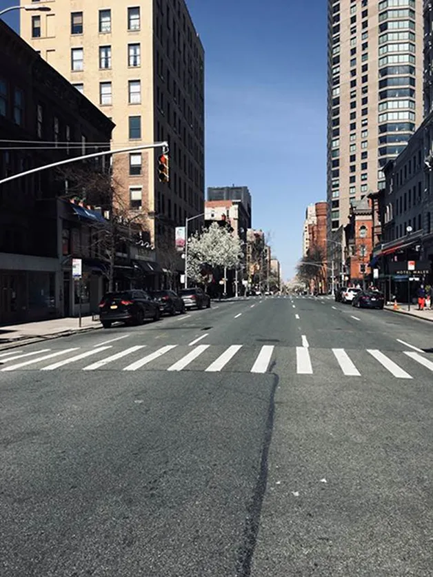 I Walked NYC's Carnegie Hill Neighborhood Before Corona Lockdown - The City That Never Sleeps Was Out Cold On Ambien.