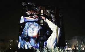 I Light Up Street Art At Night