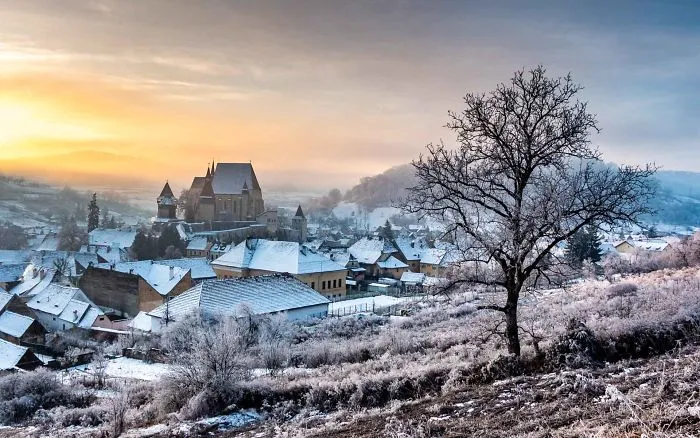 I Traveled To Romania In Winter To Capture The Beautiful Nature And Old Traditions (26 Pics)