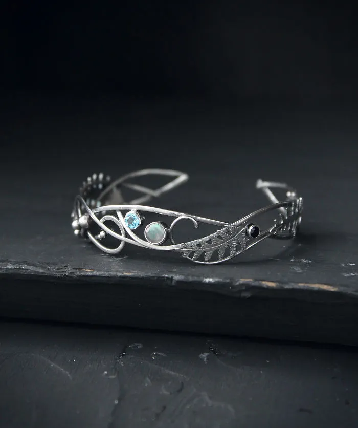 I Make Realistic Plant Jewelry For Nature Lovers