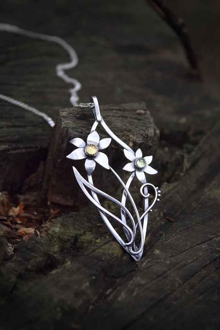 I Make Realistic Plant Jewelry For Nature Lovers