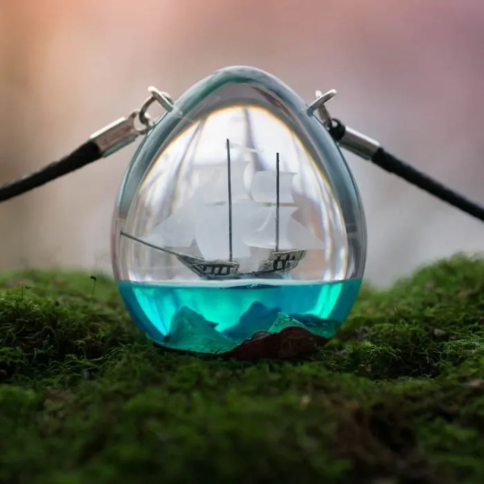 Russian Couple Places Tiny Fantasy-Inspired Worlds Into Their Jewelry And Decor Pieces (69 Pics)