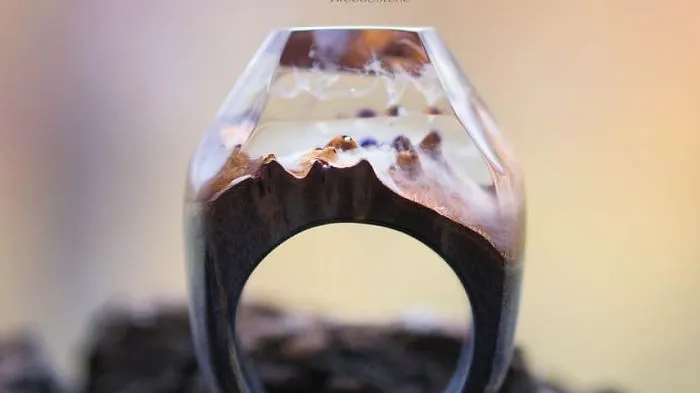 Russian Couple Places Tiny Fantasy-Inspired Worlds Into Their Jewelry And Decor Pieces (69 Pics)