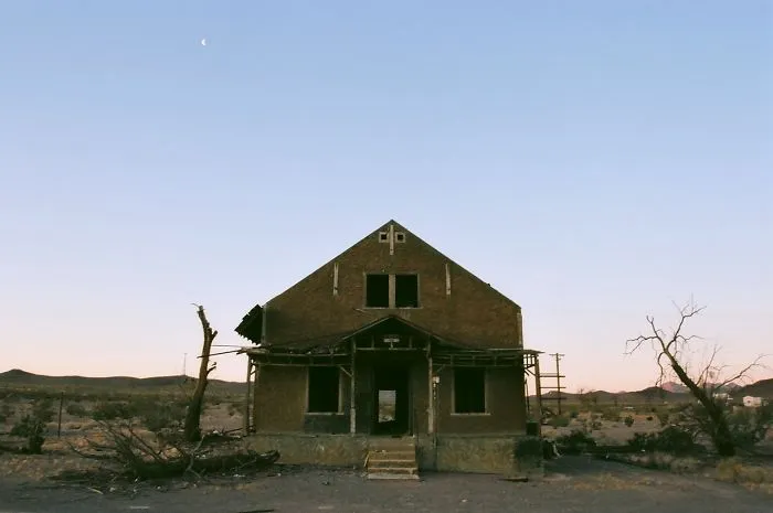 Ludlow, California