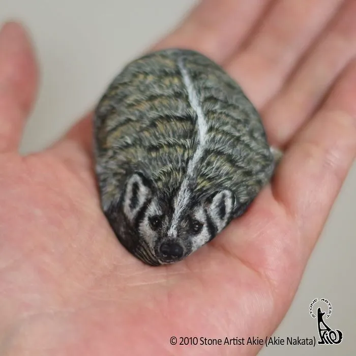 Japanese Artist Brings Stones To Life By Turning Them Into Animals That Fit In The Palm Of Your Hand (30 New Pics)