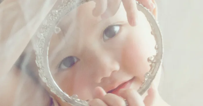 These Photos Are The Stories That Zinni Plays As A Princess With Her Mother