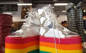 40 Times People Couldn’t Believe Their Luck In Thrift Stores (New Pics)
