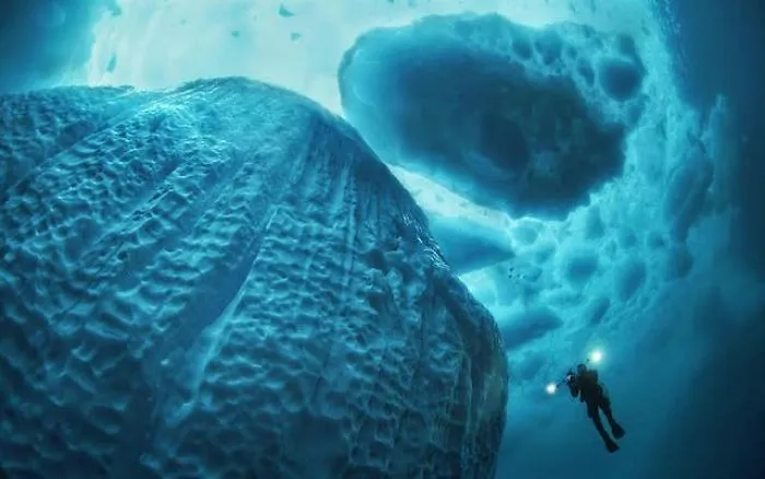 11 Stunning Photos Of What’s Hiding Under The Tip Of The Iceberg By Tobias Friedrich