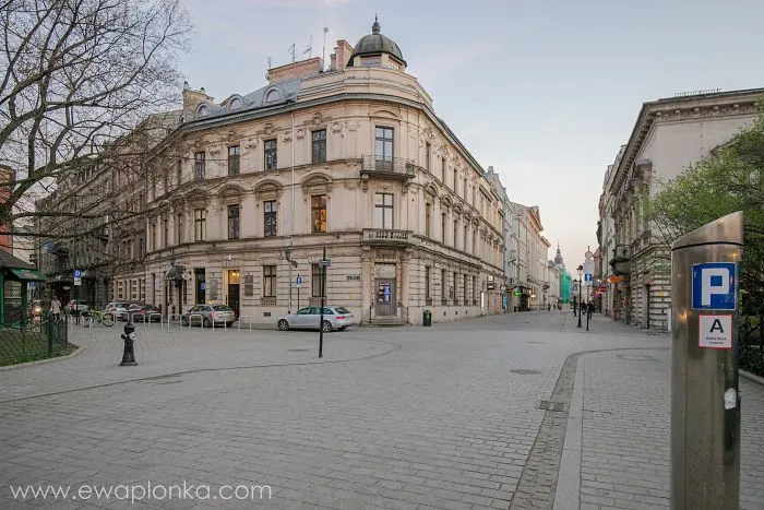 I Explored The Empty Old Town Of Krakow During Coronavirus Pandemic (18 Pics)