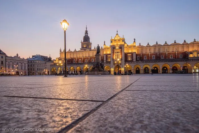 I Explored The Empty Old Town Of Krakow During Coronavirus Pandemic (18 Pics)