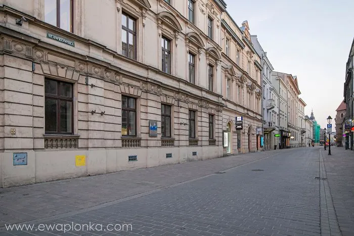 I Explored The Empty Old Town Of Krakow During Coronavirus Pandemic (18 Pics)