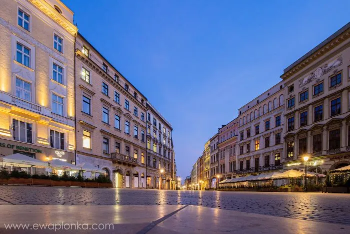I Explored The Empty Old Town Of Krakow During Coronavirus Pandemic (18 Pics)
