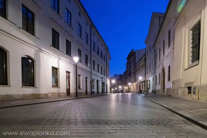 I Explored The Empty Old Town Of Krakow During Coronavirus Pandemic (18 Pics)