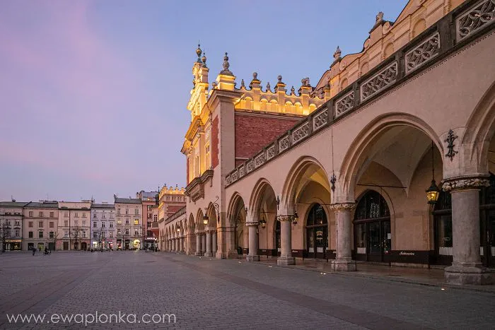 I Explored The Empty Old Town Of Krakow During Coronavirus Pandemic (18 Pics)