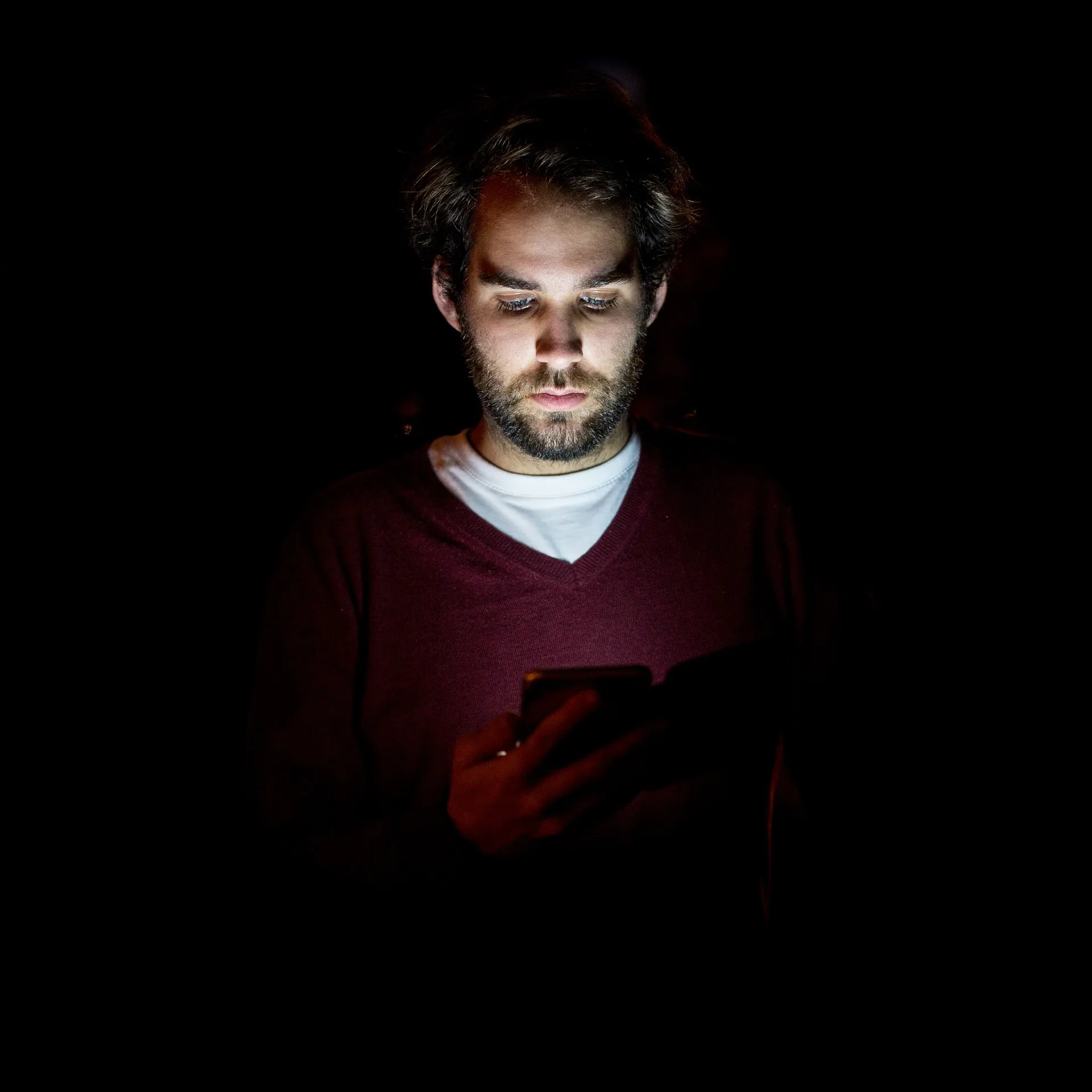 How Mobile Phone Killing Your Relationship With Friends, Family, And Clients