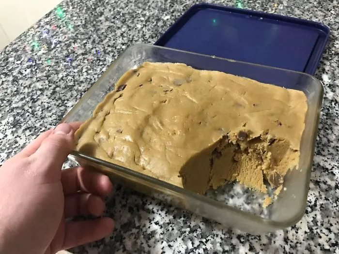 Coronavirus Diet: Just 2 Kilograms Of Cookie Dough That I Attack With A Spoon Every Now And Then