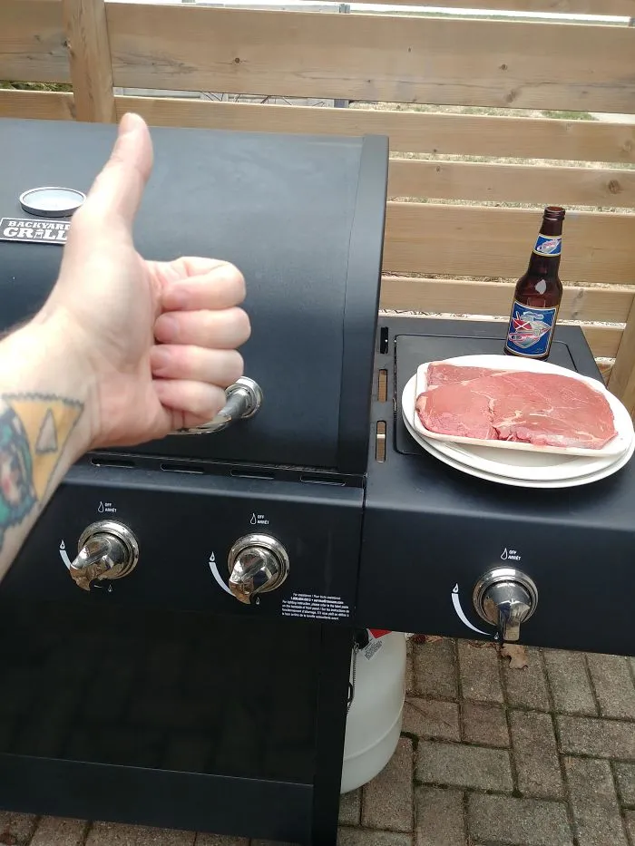 Se supone que era hoy mi despedida de soltero, ahora es una fiesta para uno