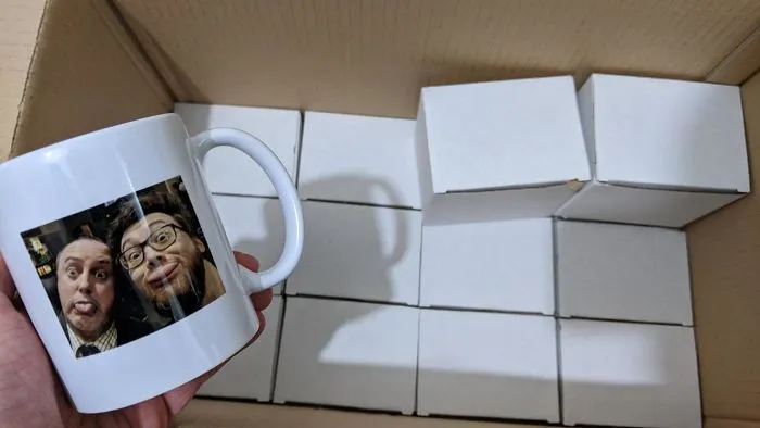 Mi broma para el 1 de abril era cambiar todas las tazas de la oficina, pero ahora todos estamos trabajando desde casa