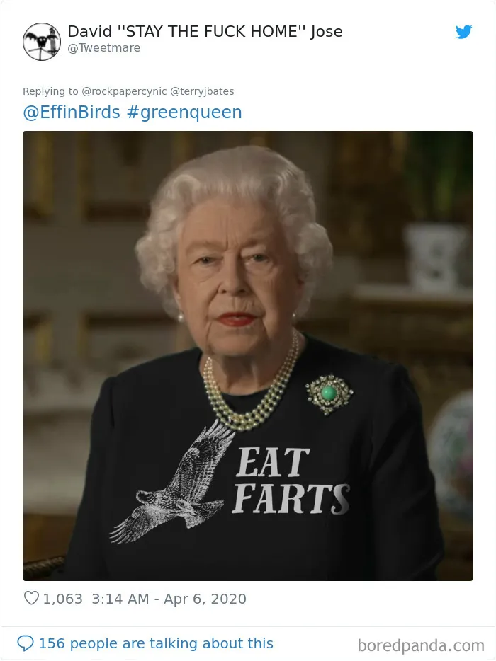 The Queen Of England Gives A Speech In A Green Dress And The Photoshoppers Know What To Do (35 Pics)