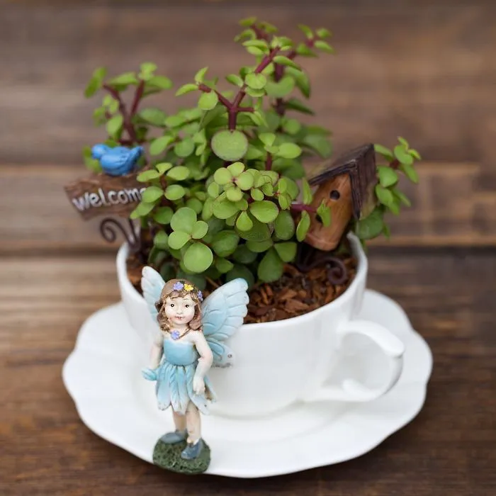 Parece que los minijardines en tazas de té están de moda, y aquí tienes 23 adorables ejemplos