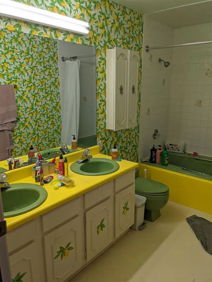 Here Are The Untouched Seventies Bathrooms In My New House