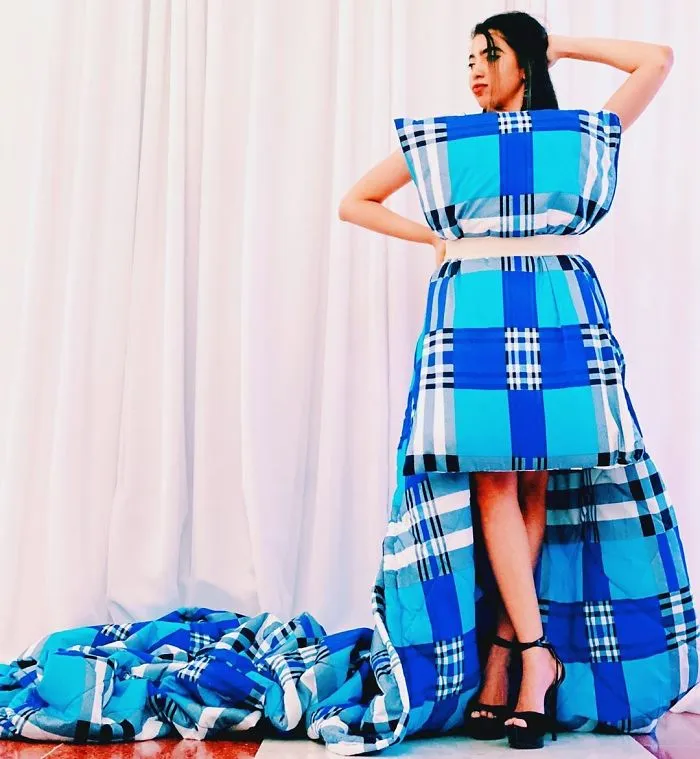People Are So Bored They Started A Pillow-Wearing Challenge And Here Are The Best Pics (60 Pics)