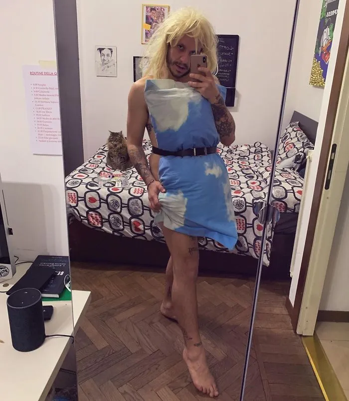 People Are So Bored They Started A Pillow-Wearing Challenge And Here Are The Best Pics (60 Pics)