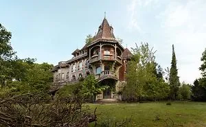 15 Of The Most Beautiful Abandoned Castles I Discovered During My Travels Around The World