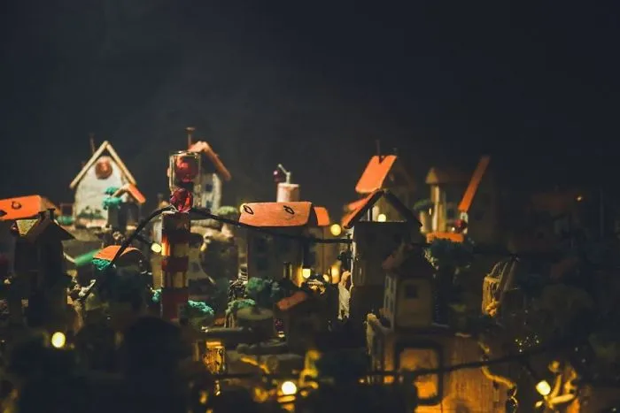 I Recycled 50 Kilograms Of Beach Trash And Made These Miniatures (39 Pics)