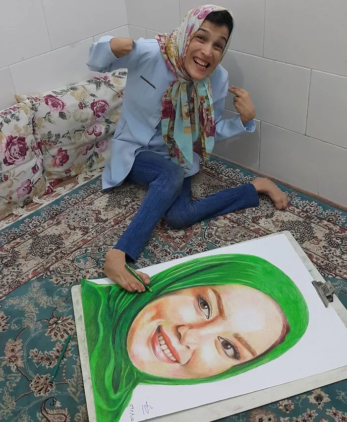 Disabled-Iranian-Artist-Draws-With-Feet-Fatemeh-Hammami-Nasrabadi