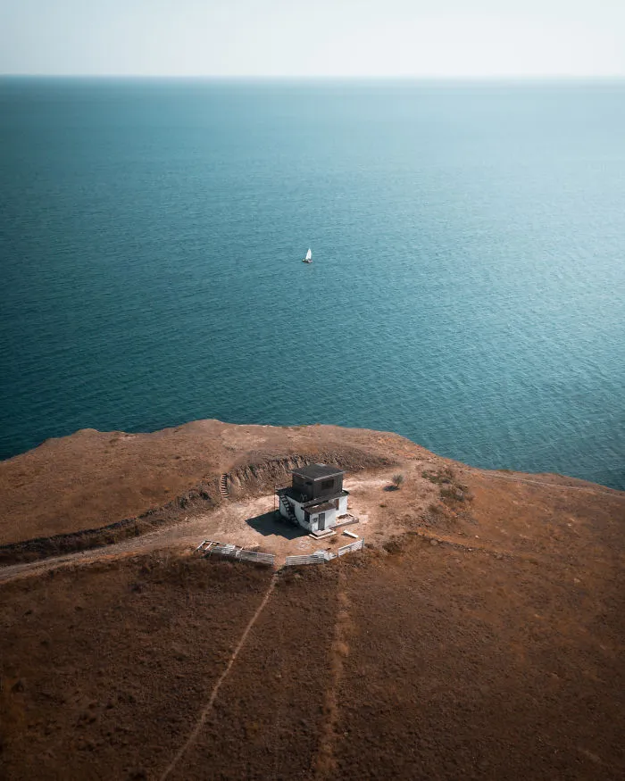 Lonely House