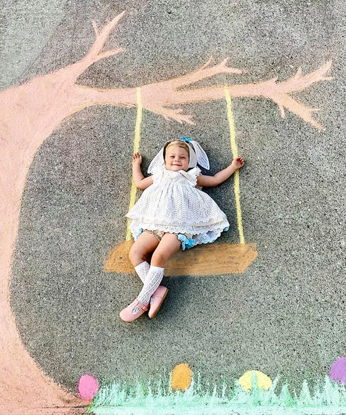 30 Pics Of A Family That Uses Chalk Art To Go On Adventures During The Lockdown